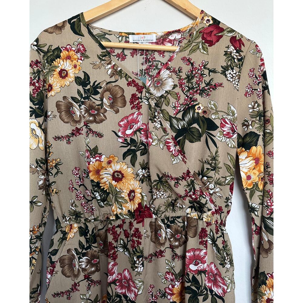 Bailey's Blossom Floral Long Sleeve Romper Tan Medium NWT - Picture 2 of 10
